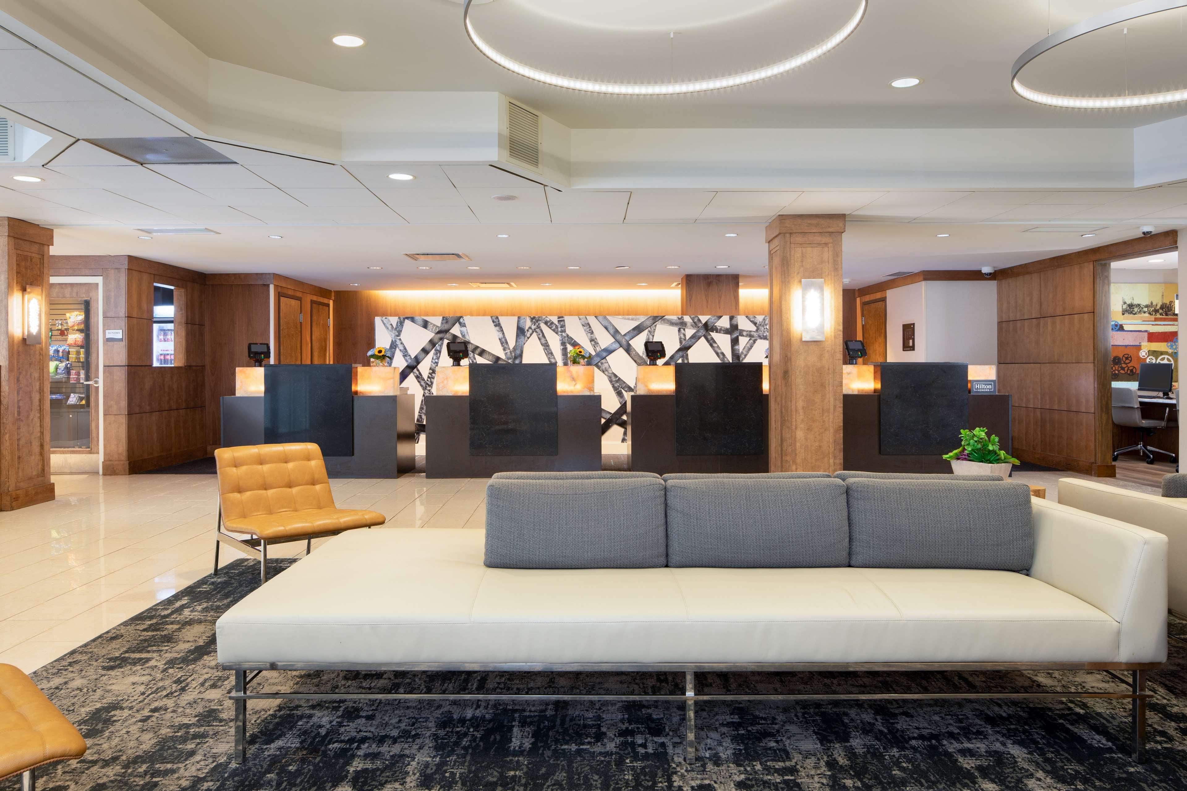 Doubletree By Hilton Hotel & Suites Pittsburgh Downtown Bagian luar foto