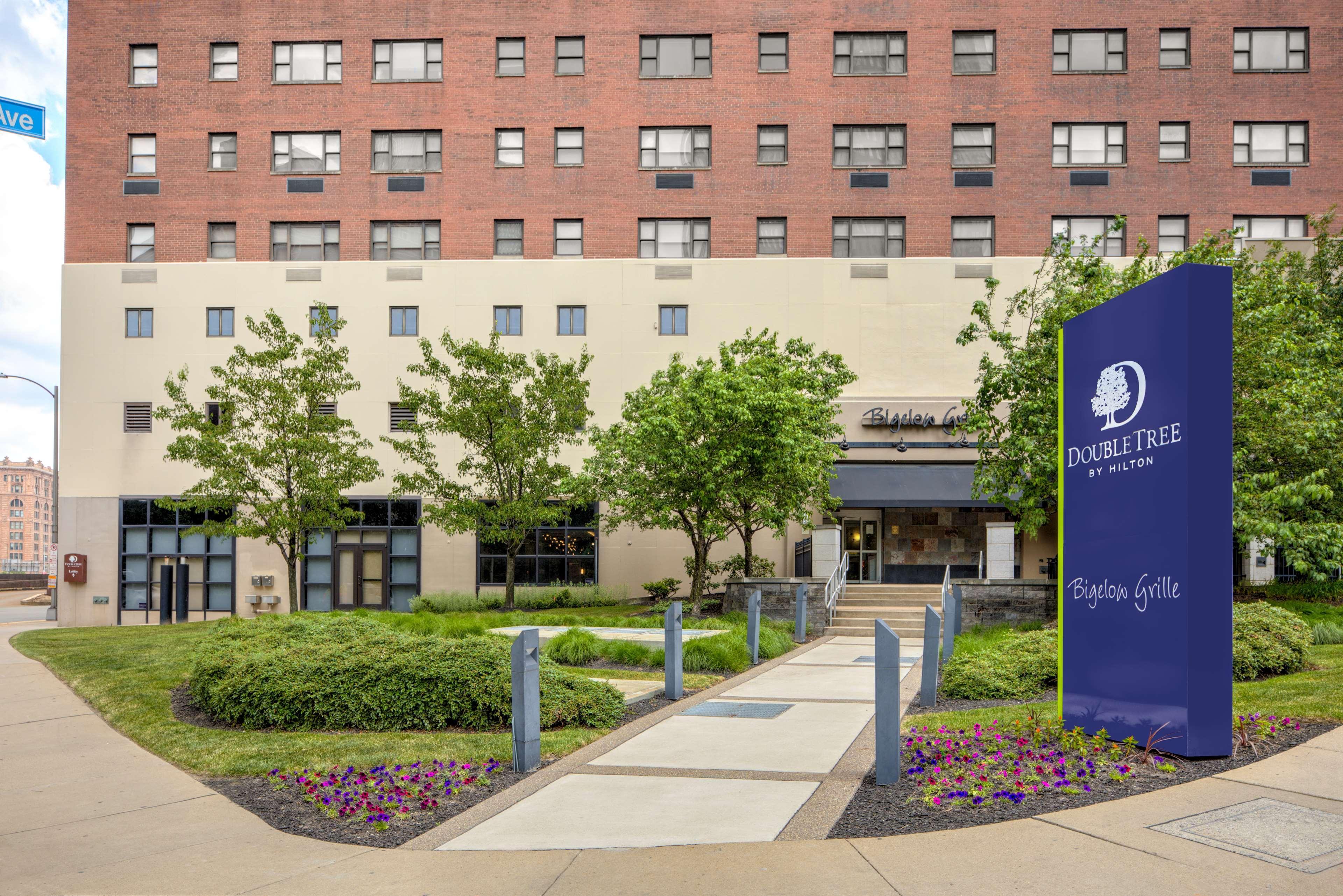 Doubletree By Hilton Hotel & Suites Pittsburgh Downtown Bagian luar foto