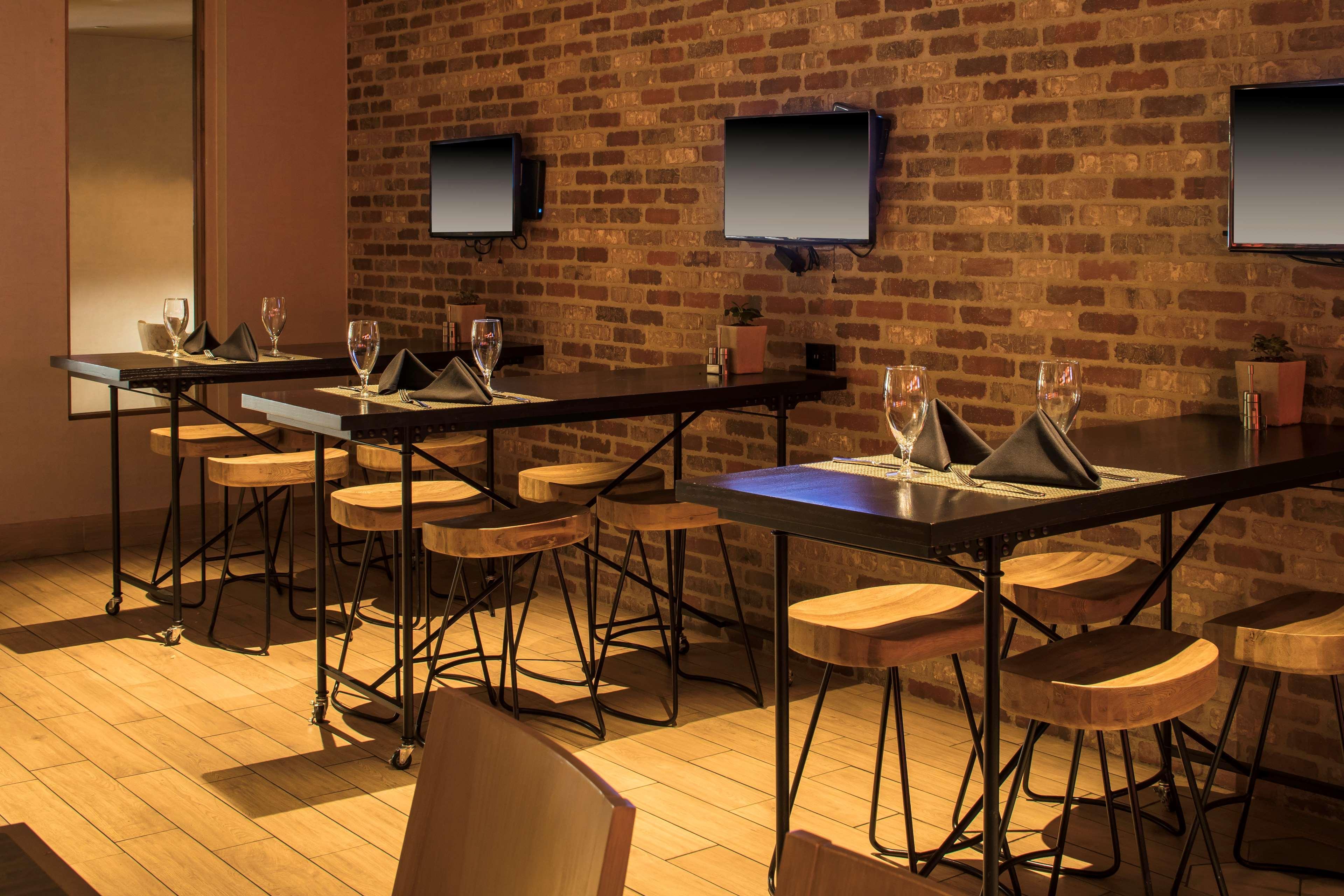 Doubletree By Hilton Hotel & Suites Pittsburgh Downtown Bagian luar foto