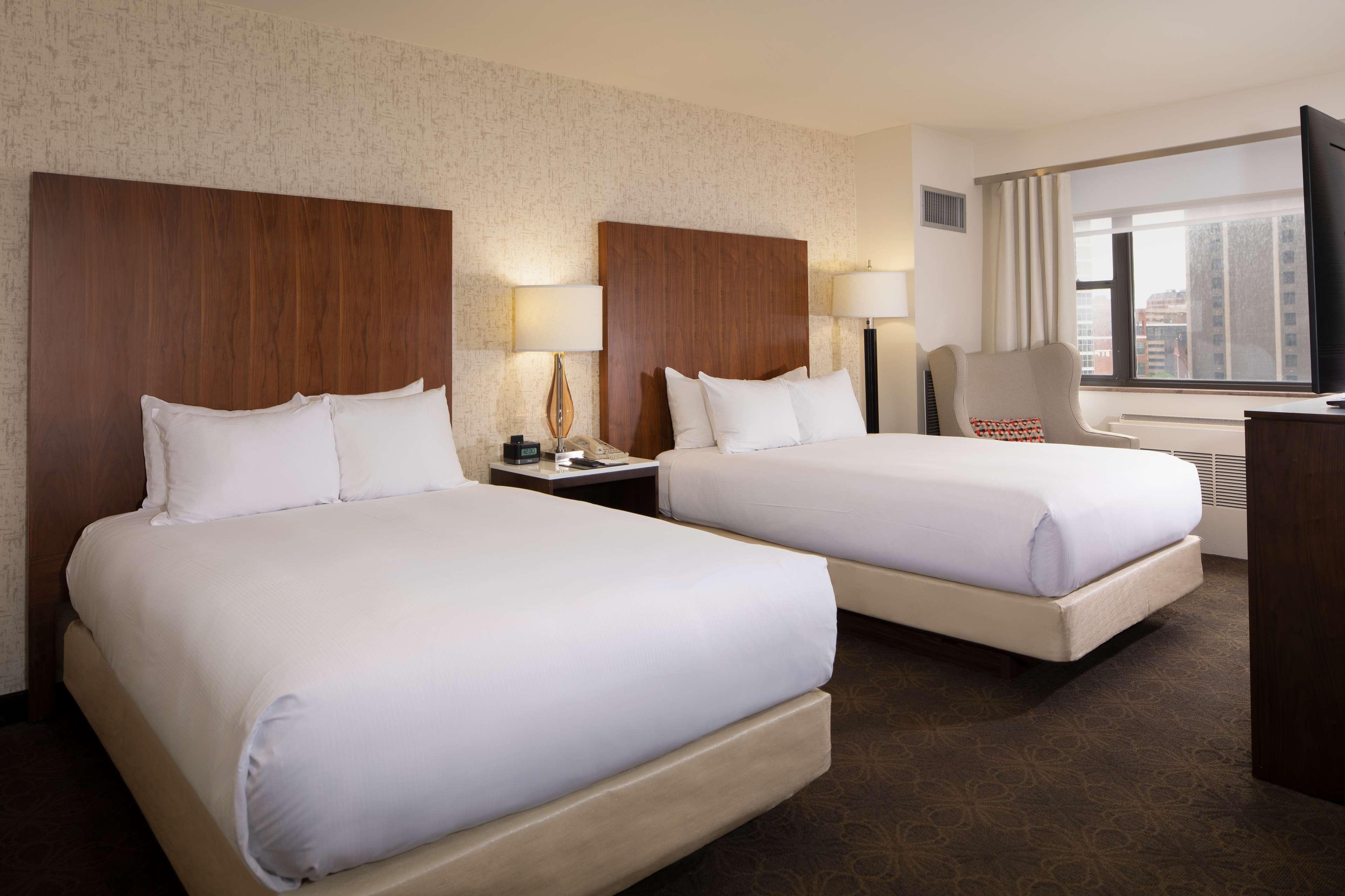 Doubletree By Hilton Hotel & Suites Pittsburgh Downtown Bagian luar foto