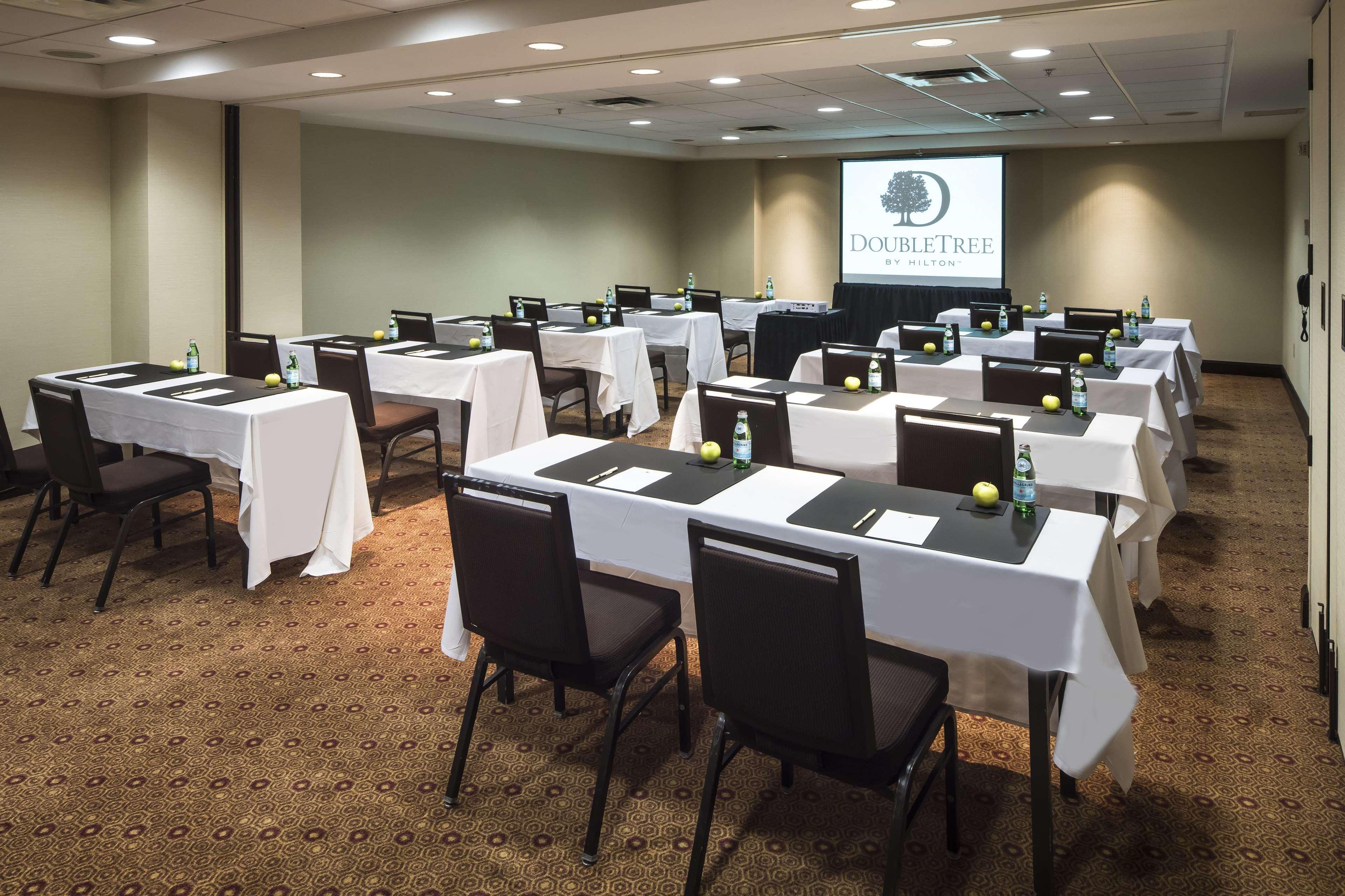 Doubletree By Hilton Hotel & Suites Pittsburgh Downtown Bagian luar foto