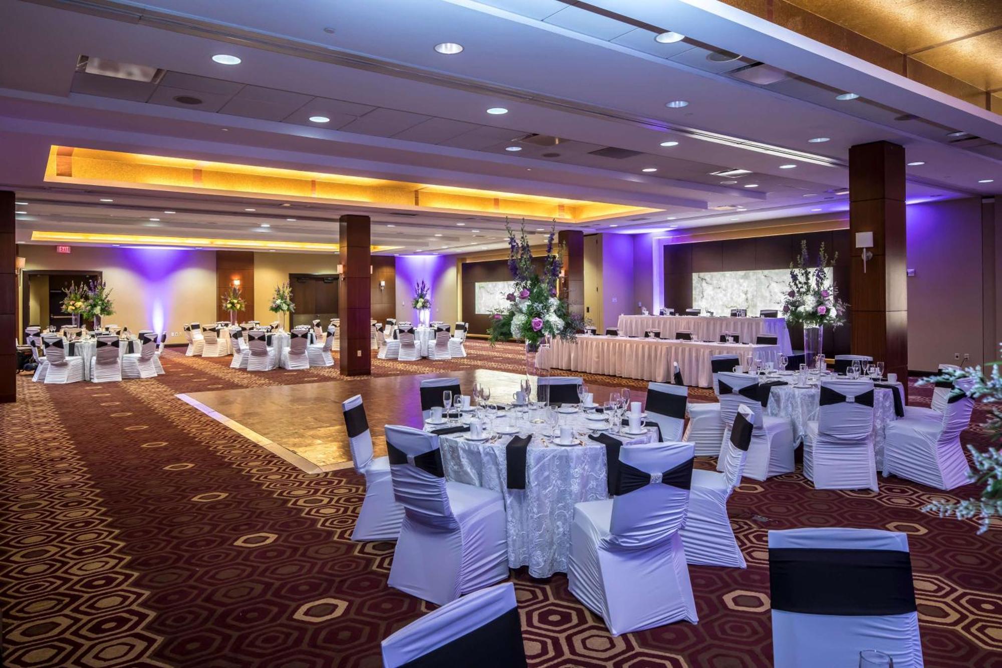 Doubletree By Hilton Hotel & Suites Pittsburgh Downtown Bagian luar foto