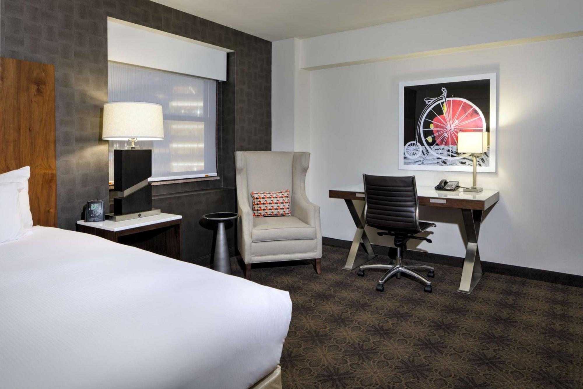 Doubletree By Hilton Hotel & Suites Pittsburgh Downtown Bagian luar foto