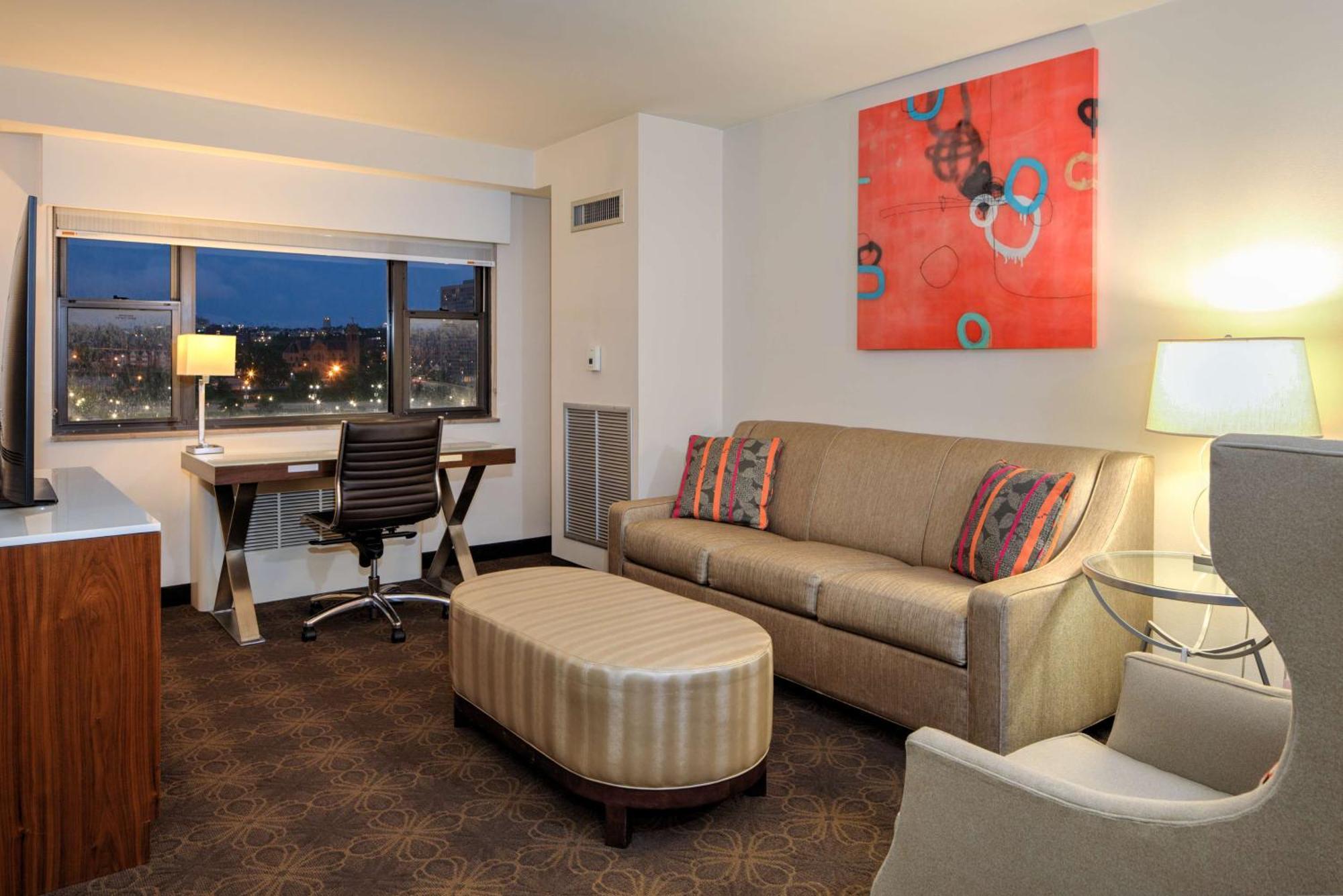 Doubletree By Hilton Hotel & Suites Pittsburgh Downtown Bagian luar foto