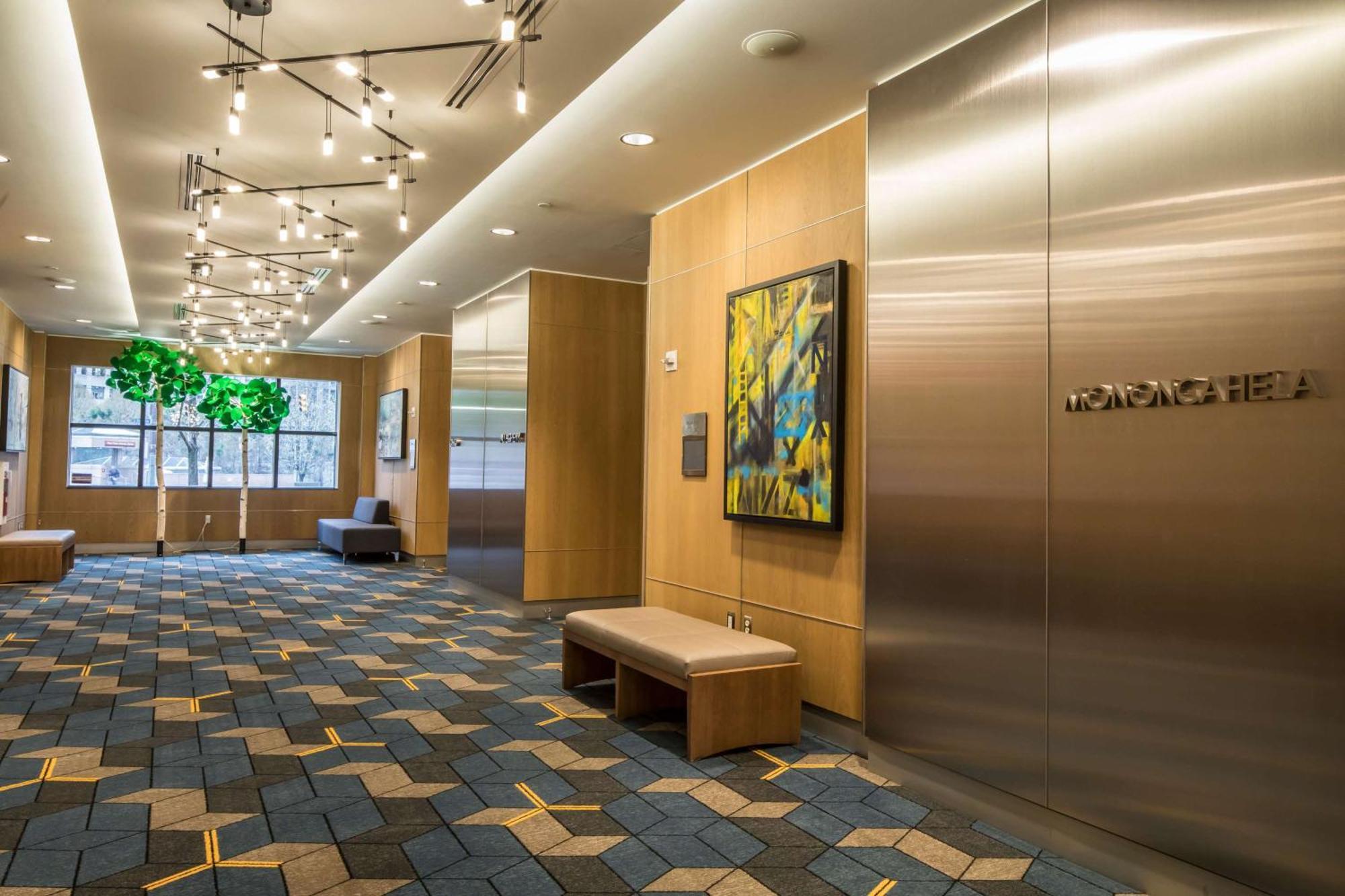 Doubletree By Hilton Hotel & Suites Pittsburgh Downtown Bagian luar foto